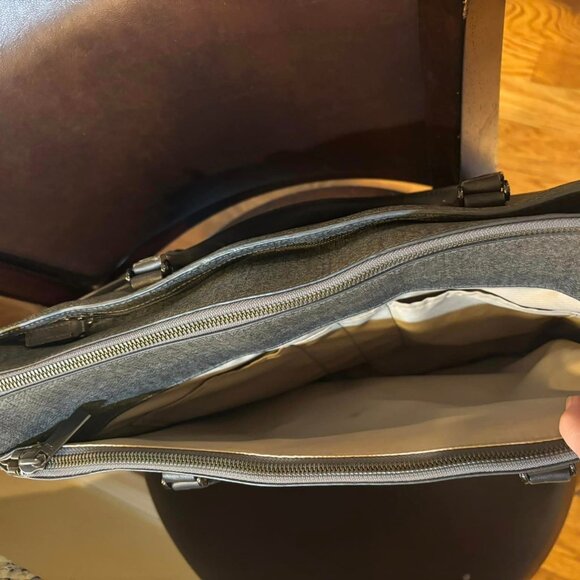 Tumi Computer Workbag - Picture 3 of 9